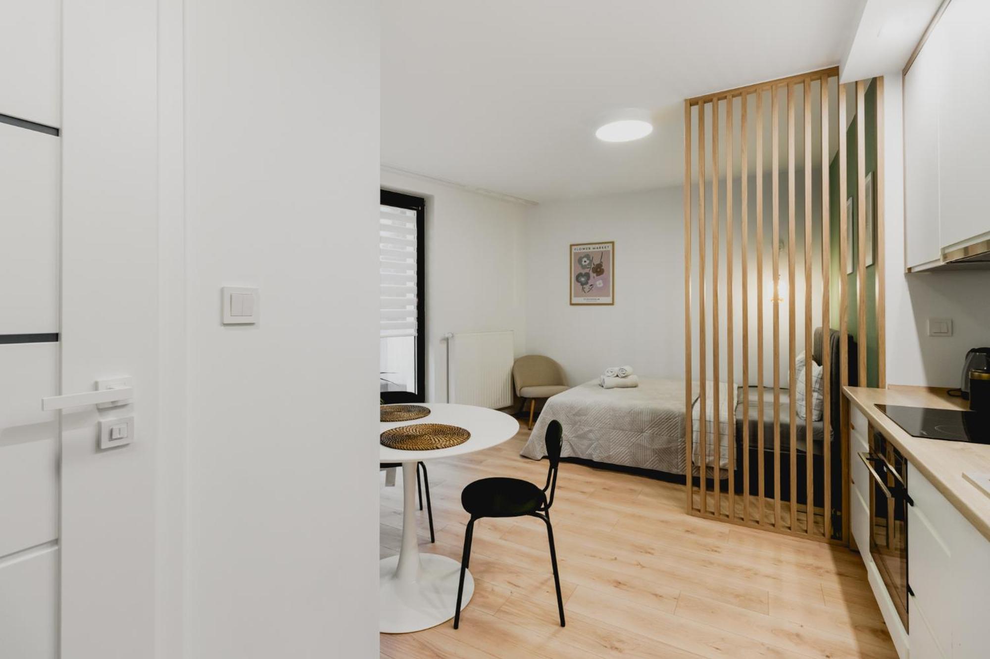 Urban Chic - Center - Luxury - Towarowaab Street Apartment *